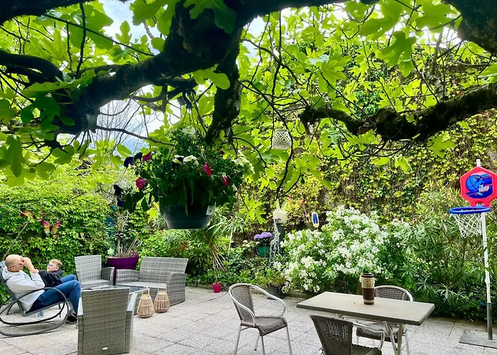Le Mini Nid, Acces Terrasse De L\'Etablissement