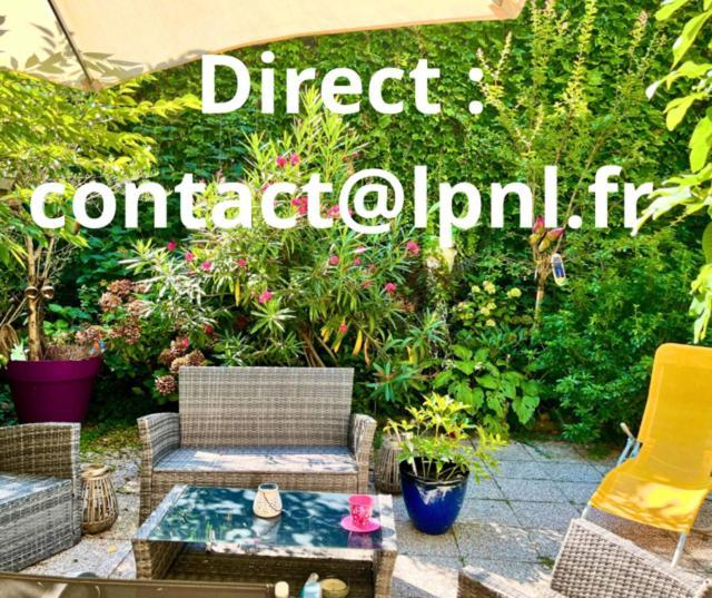 Le Mini Nid, Acces Terrasse De L'etablissement * Rives (Isere)